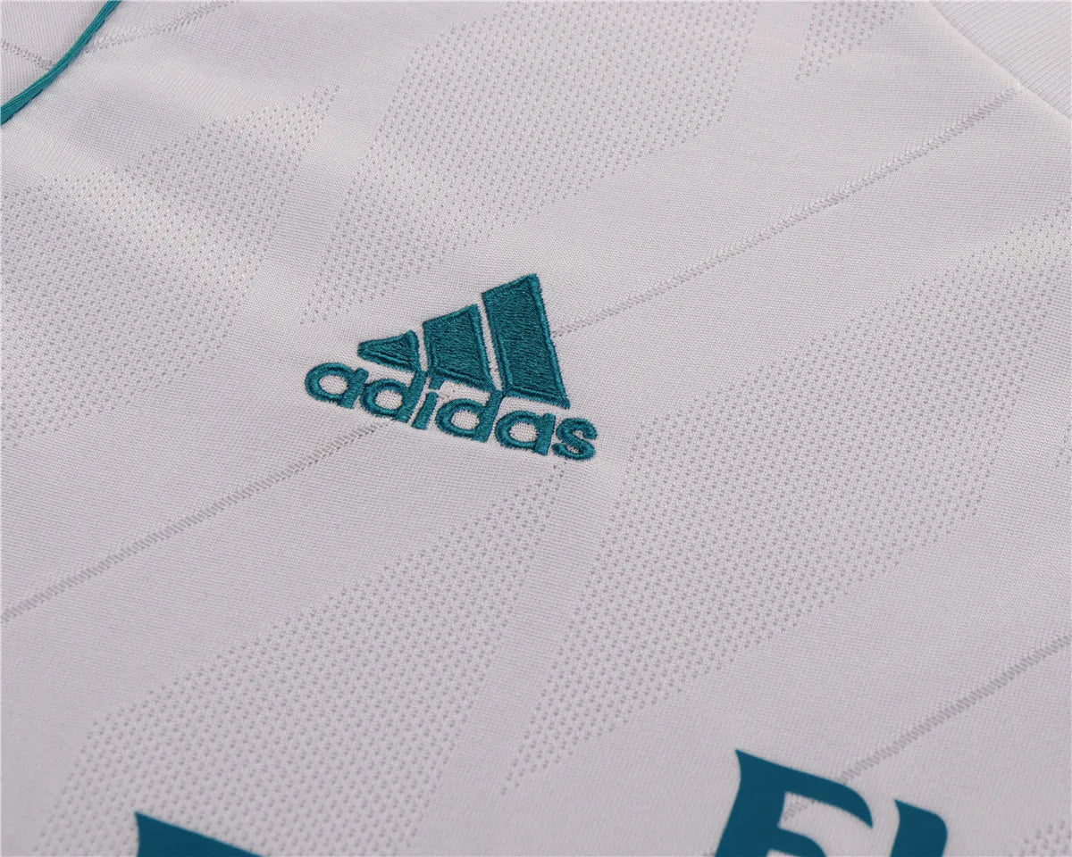 Kit Infantil Retro Real Madrid 2017/18 Home