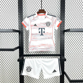 Kit Infantil Bayern de Monique 25/26 Away